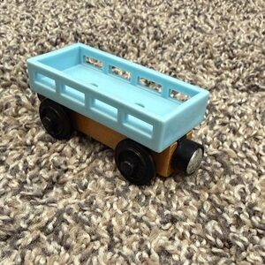 Wood Snowy Rails Cargo Car